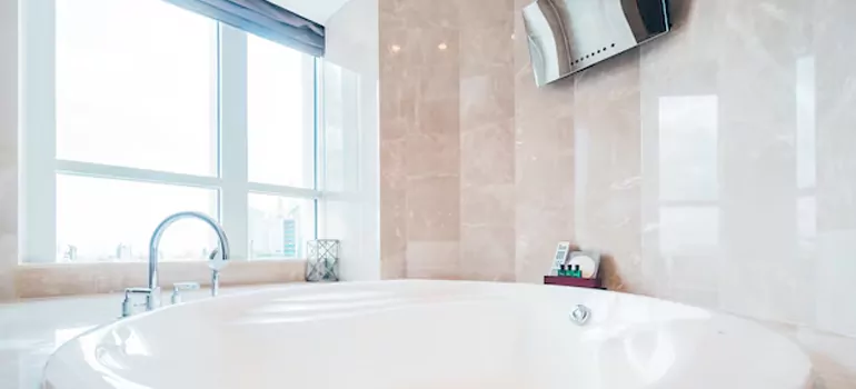 Bathroom Window Coverings in Callaway, FL